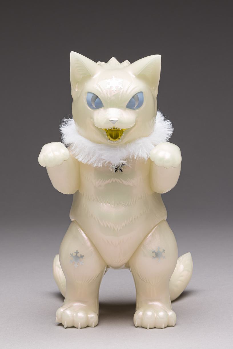 Daioh Negora Snow Pearl, Konatsuya, Japan, 2025, Plastik, 16 x 10 x 20 cm, Ankauf 2025. ©