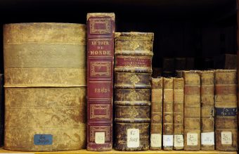 Einige alte Bücher der Europasammlung in der Bibliothek
