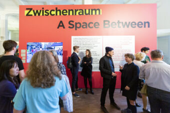Party im Zwischenraum