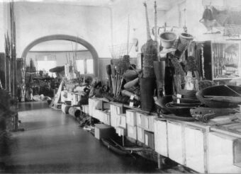 Fotografie, Museumsobjekte, Hamburger Südsee-Expedition, Ausstellungsraum 1912