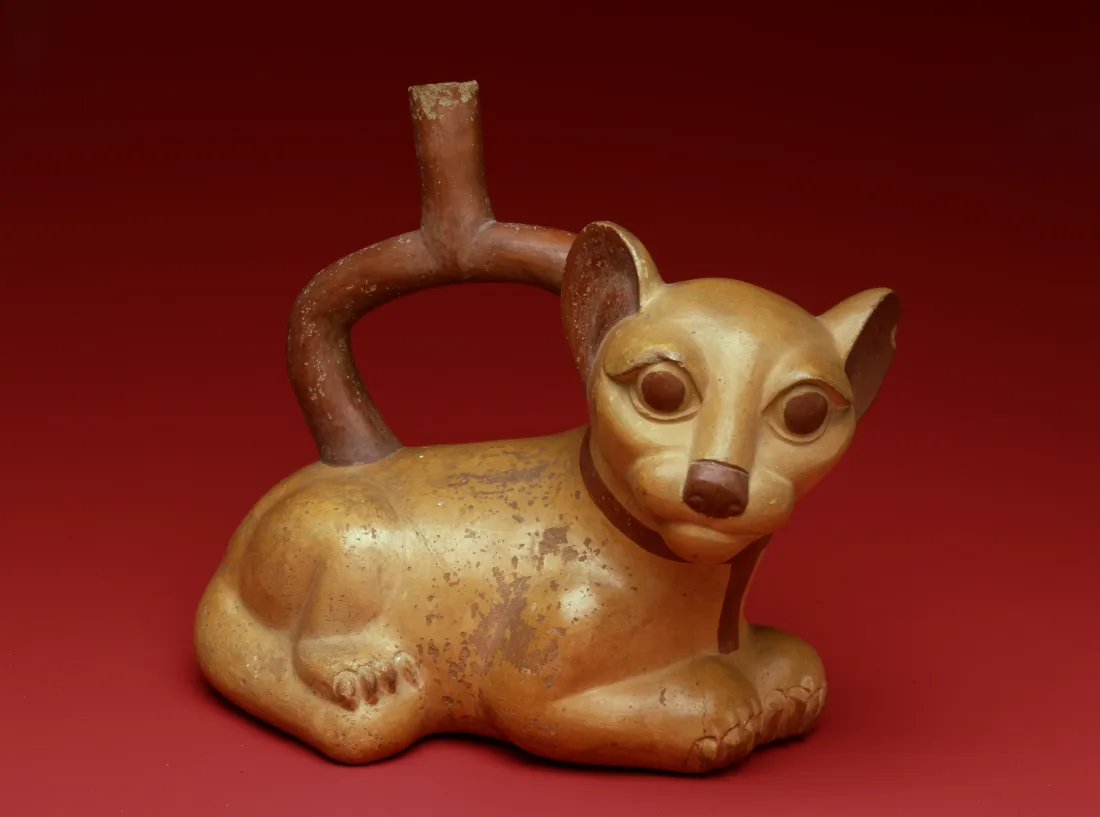 Steigbügelgefäß, Puma, aus gebranntem und bemalten Ton