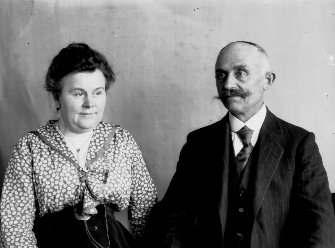 Man, woman, potrait, b/w photograph