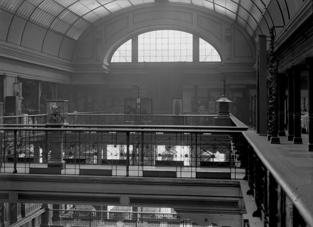 Interior view, Natural History Museum Hamburg around 1890, Collection Culturhistorisches Museum, b/w photograph