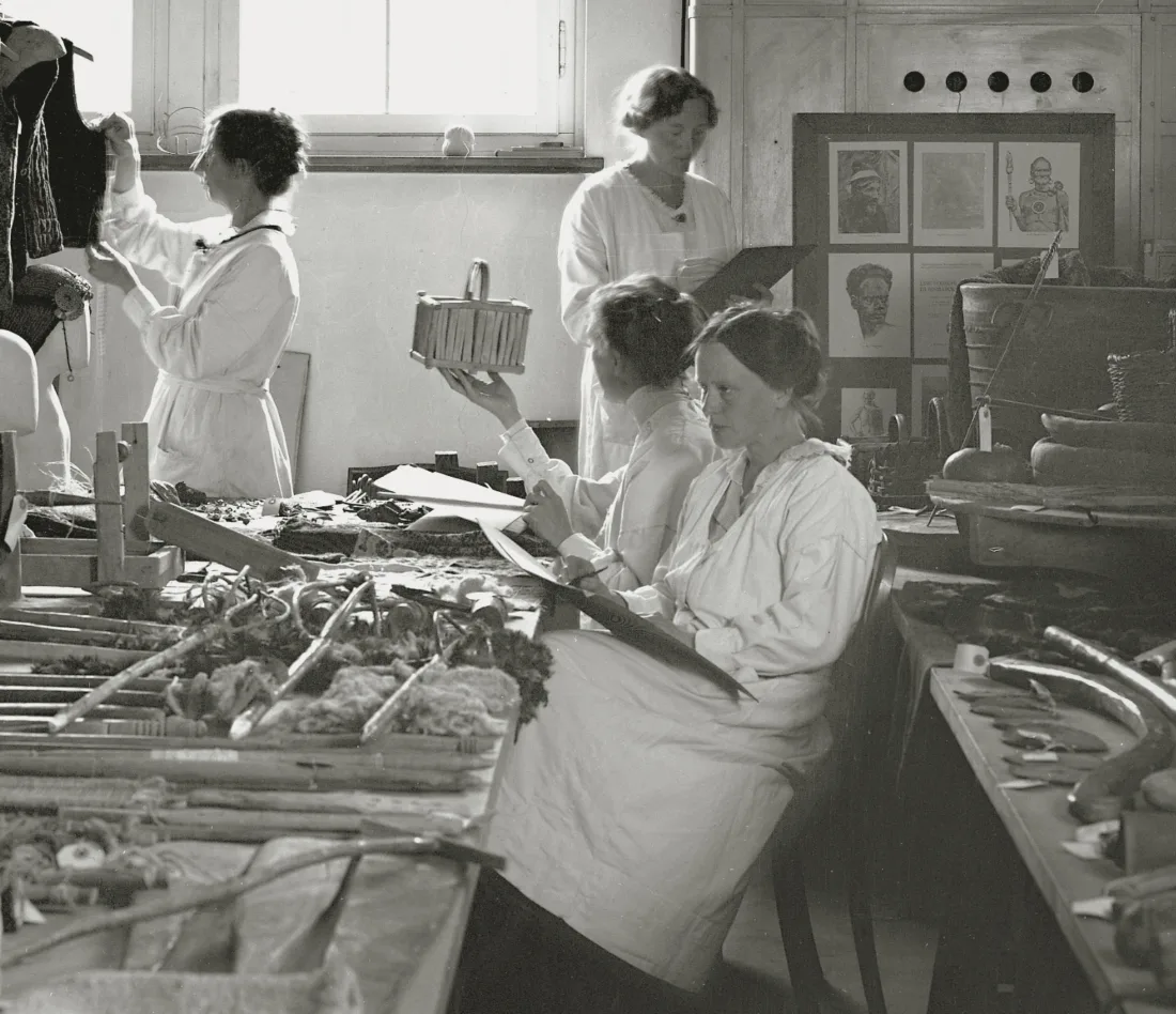Drawing work in the stack-rooms